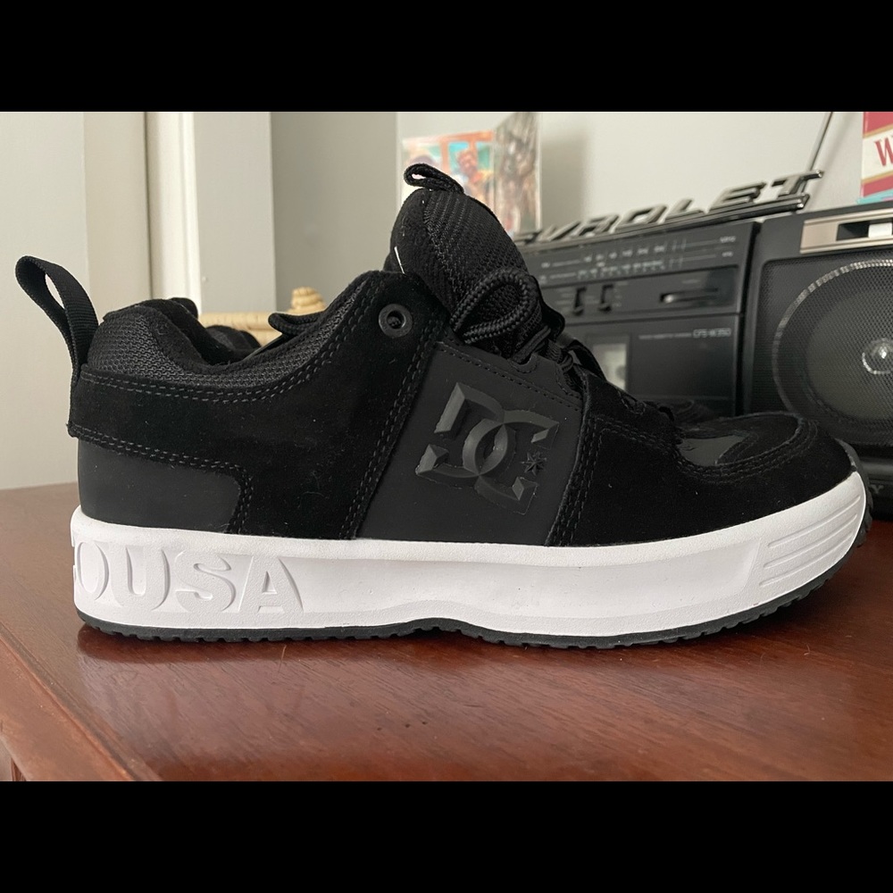 DC OG Lynx Re-issue. New in box, never worn.